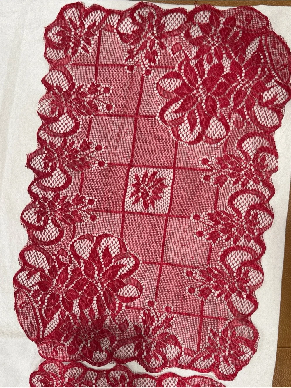 4 Christmas Lace Placemats Red Holiday Doilies Poinsettia Floral 17” x 11”
